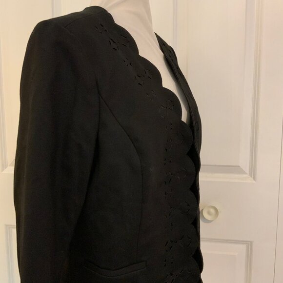 Banana Republic Black Open Front Scalloped Hem Laser Cut Blazer Size 12 - Picture 9 of 11